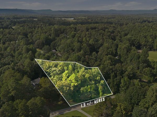 850 FERNSIDE Drive, Toccoa, GA 30577