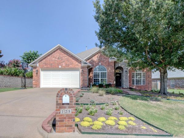 128 Mountain Valley Dr., Maumelle, AR 72113