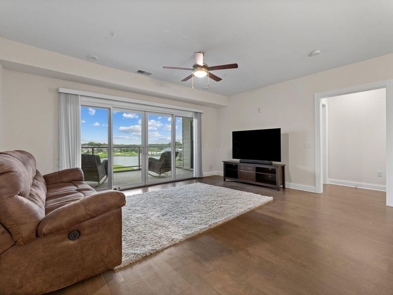 5339 Highpointe Lakes Drive , Unit 302, Westerville, OH 43081 Photo 10