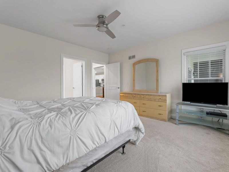5339 Highpointe Lakes Drive , Unit 302, Westerville, OH 43081 Photo 18