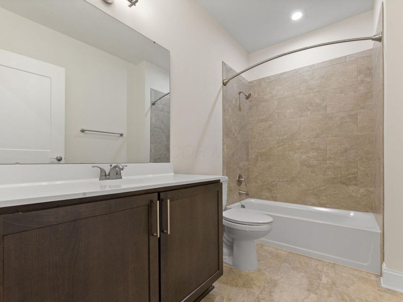 5339 Highpointe Lakes Drive , Unit 302, Westerville, OH 43081 Photo 22