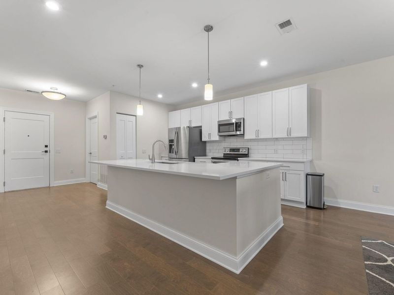 5339 Highpointe Lakes Drive , Unit 302, Westerville, OH 43081 Photo 4