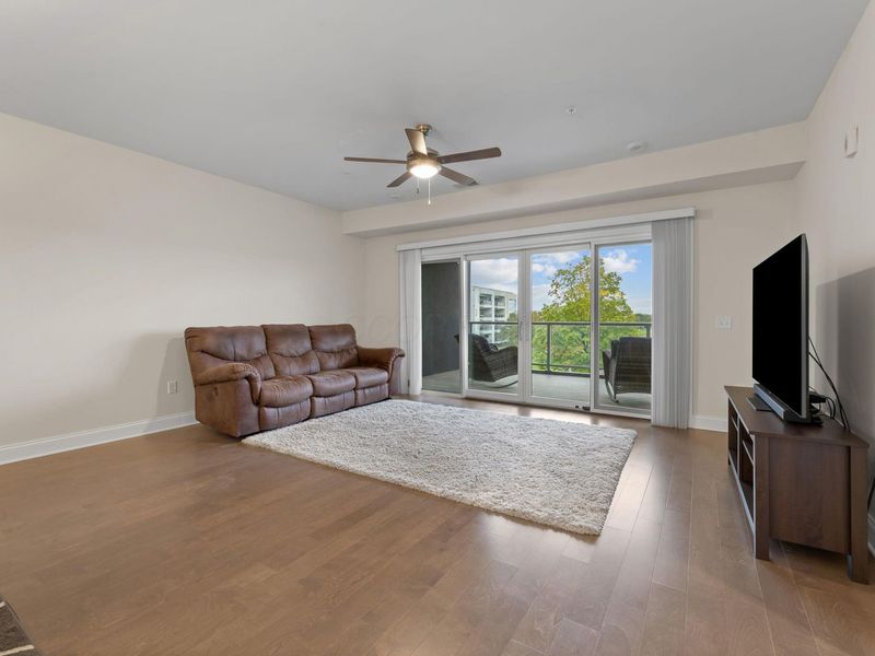 5339 Highpointe Lakes Drive , Unit 302, Westerville, OH 43081 Photo 9