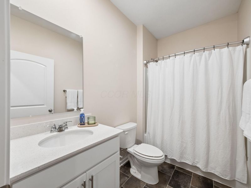 310 Mahogany Lane, Commercial Point, OH 43116 Photo 6