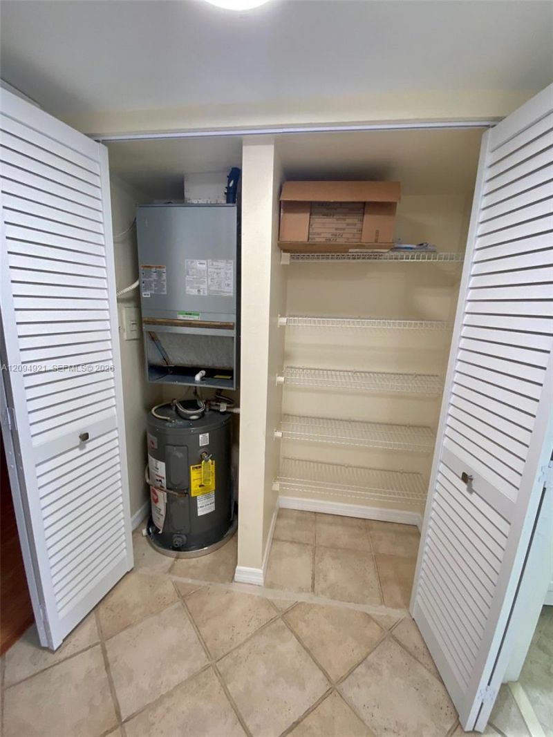 8881 A Fontainebleau Blvd, Unit 307, Miami, FL 33172 Photo