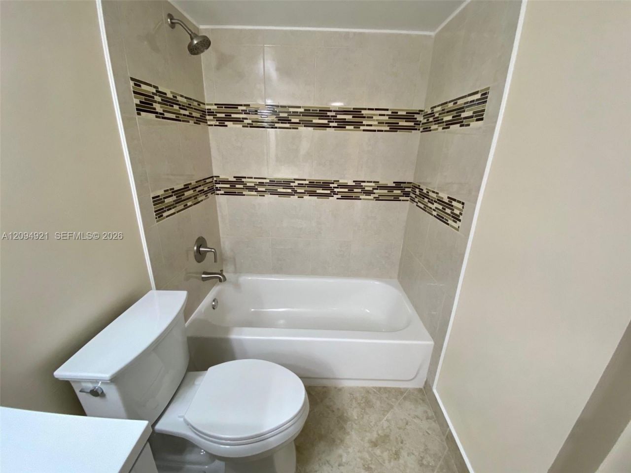 8881 A Fontainebleau Blvd, Unit 307, Miami, FL 33172 Photo