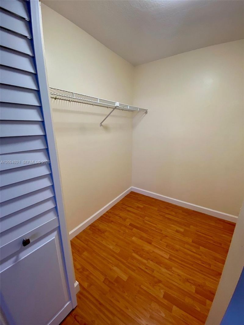 8881 A Fontainebleau Blvd, Unit 307, Miami, FL 33172 Photo