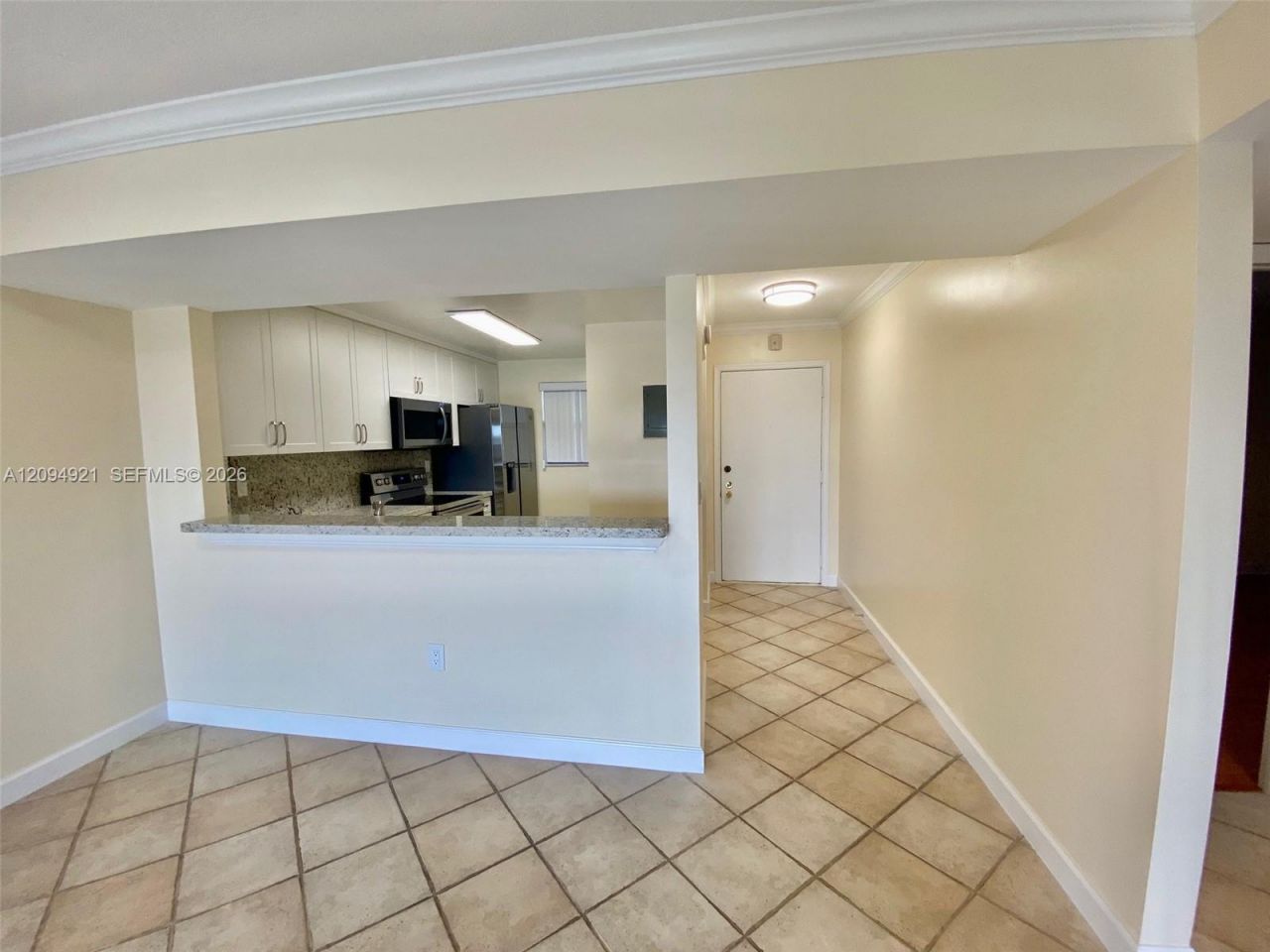8881 A Fontainebleau Blvd, Unit 307, Miami, FL 33172 Photo