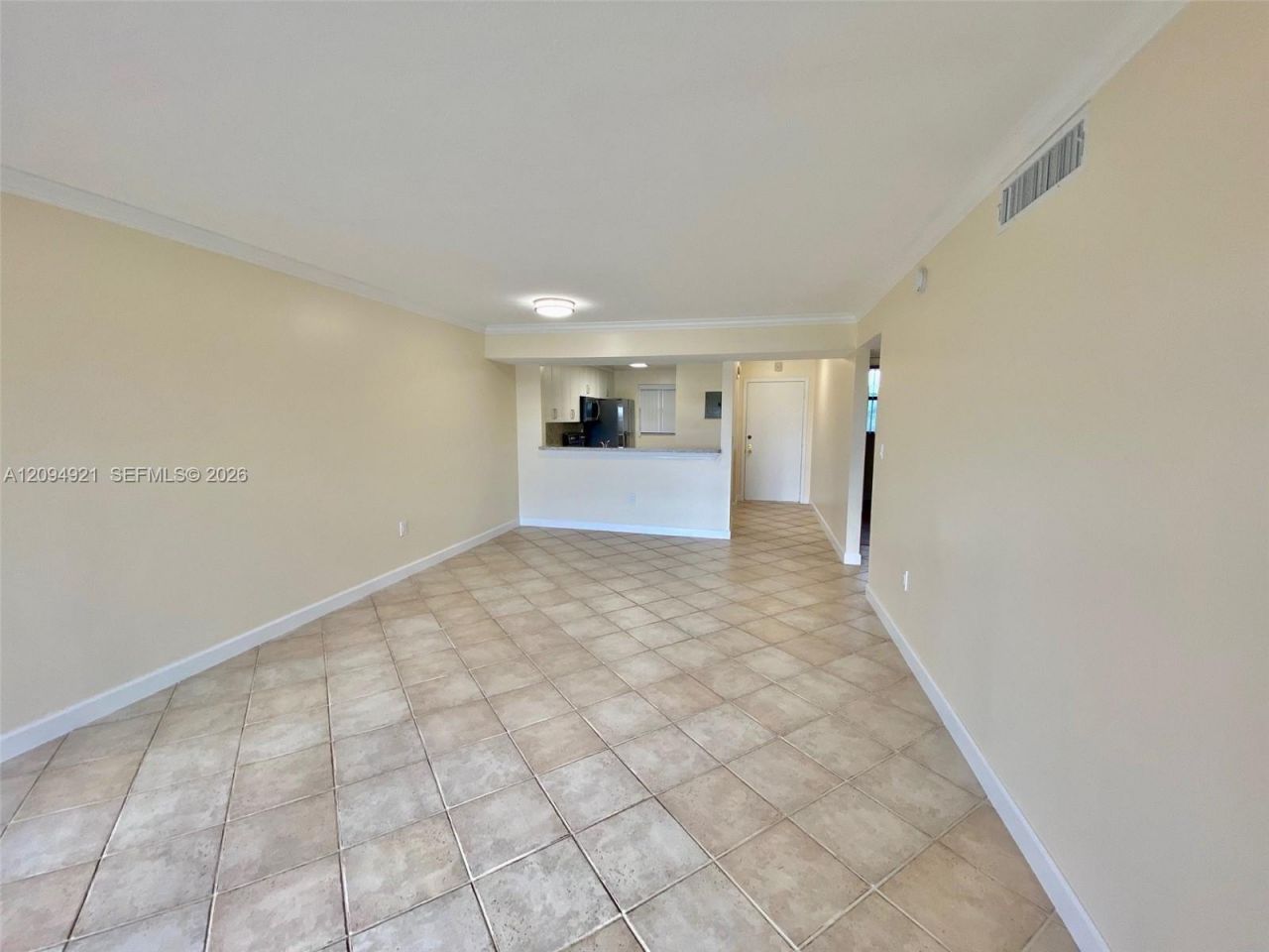 8881 A Fontainebleau Blvd, Unit 307, Miami, FL 33172 Photo