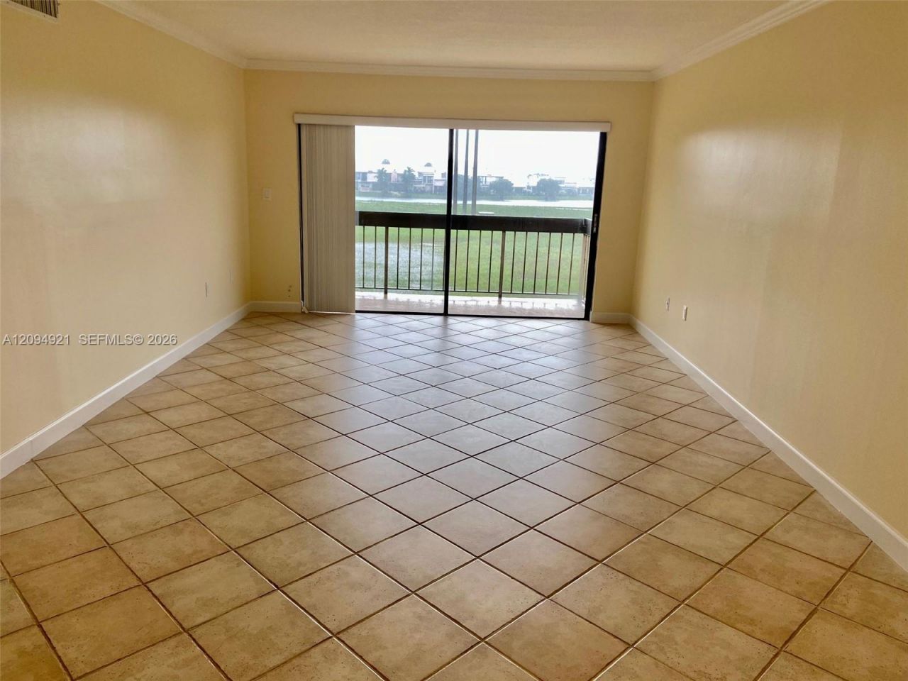 8881 A Fontainebleau Blvd, Unit 307, Miami, FL 33172 Photo
