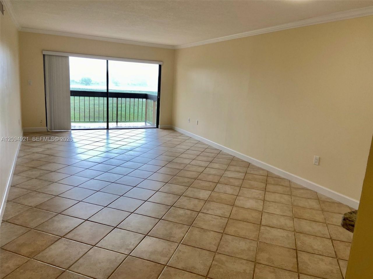 8881 A Fontainebleau Blvd, Unit 307, Miami, FL 33172 Photo