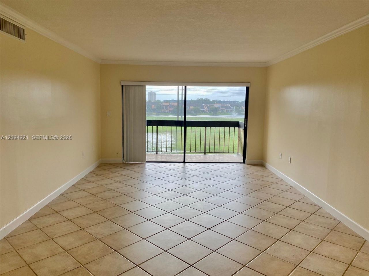 8881 A Fontainebleau Blvd, Unit 307, Miami, FL 33172 Photo