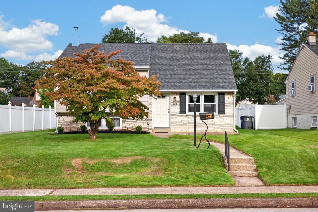921 HALE STREET, POTTSTOWN, PA 19464