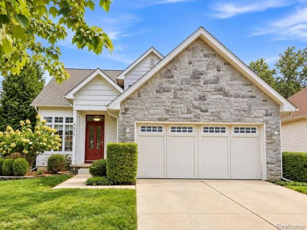 621 Creekside Court , Chelsea, Mi 48118