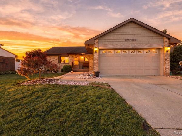 27882 White Oak Drive, Brownstown Township, Mi 48183