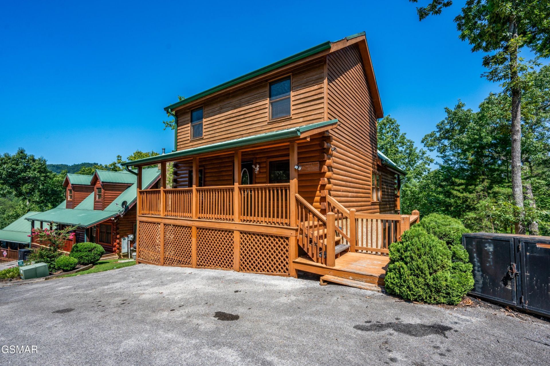 737 Chickasaw Gap Way, Pigeon Forge, TN 37863 Main Photo
