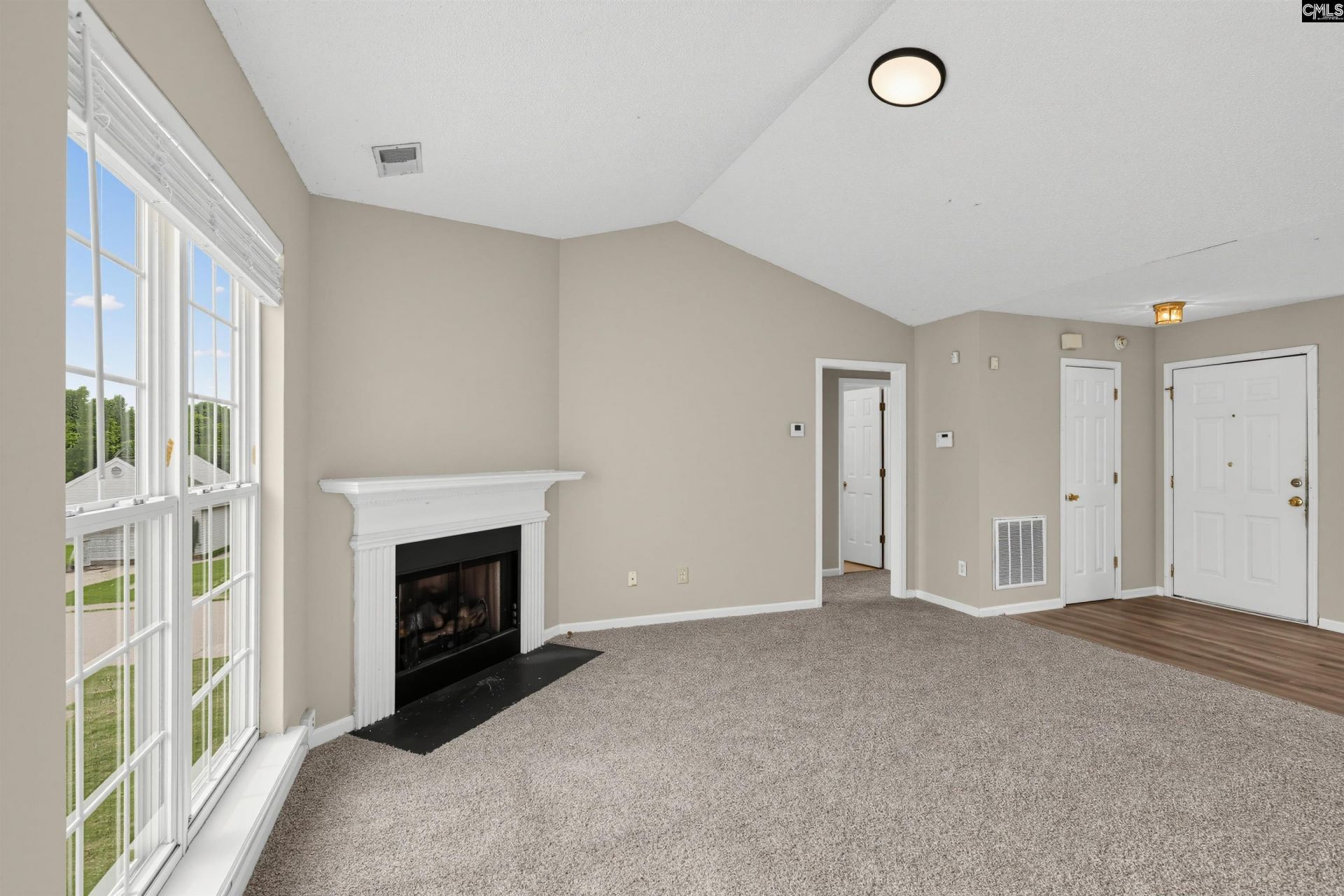 2 Kingstree Court  Photo 7