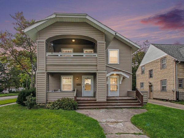 1012 S Grinnell Street, Jackson, MI 49203