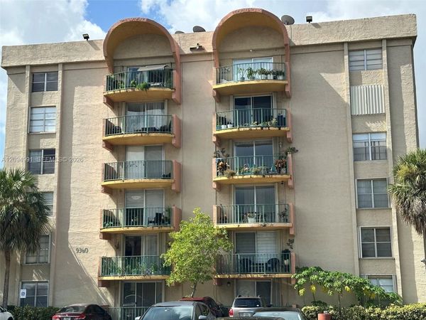9360 Fontainebleau Blvd , Unit 410, Miami, FL 33172