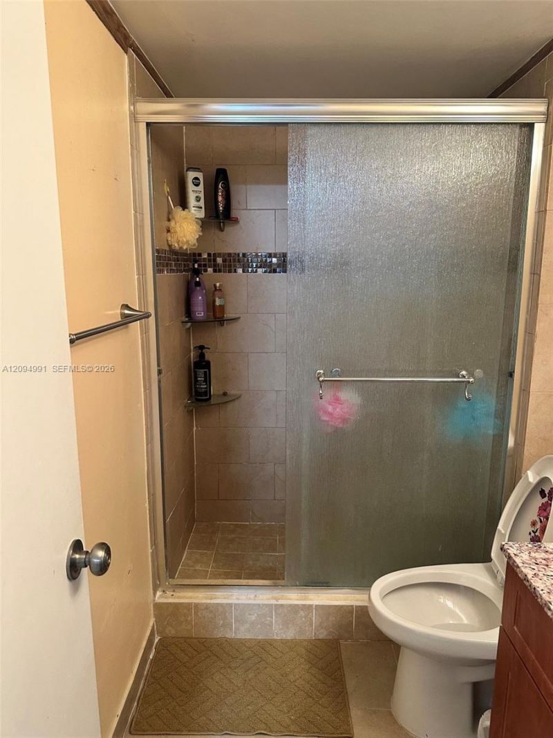 9360 Fontainebleau Blvd, Unit 410, Miami, FL 33172 Photo
