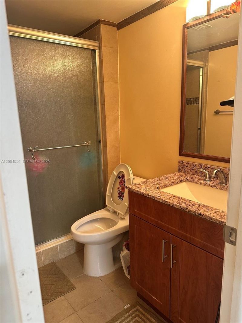9360 Fontainebleau Blvd, Unit 410, Miami, FL 33172 Photo