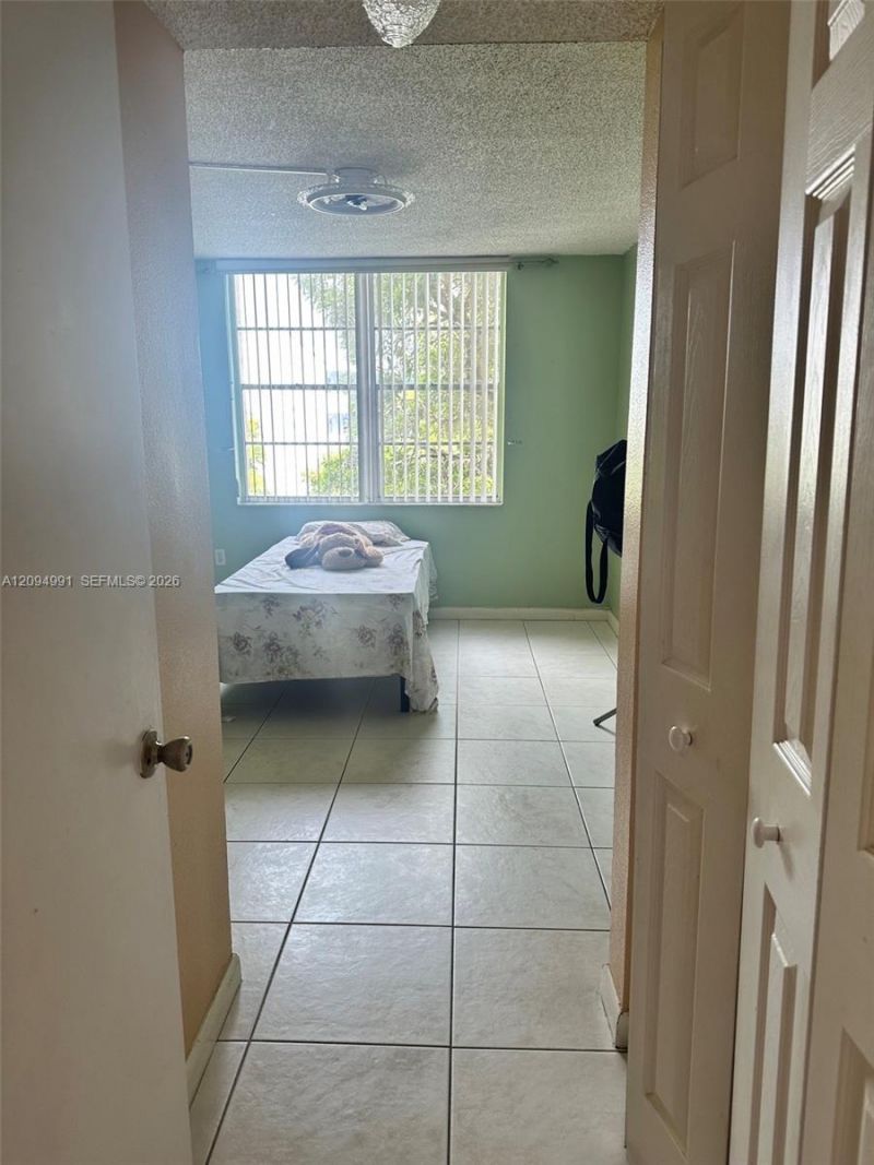 9360 Fontainebleau Blvd, Unit 410, Miami, FL 33172 Photo