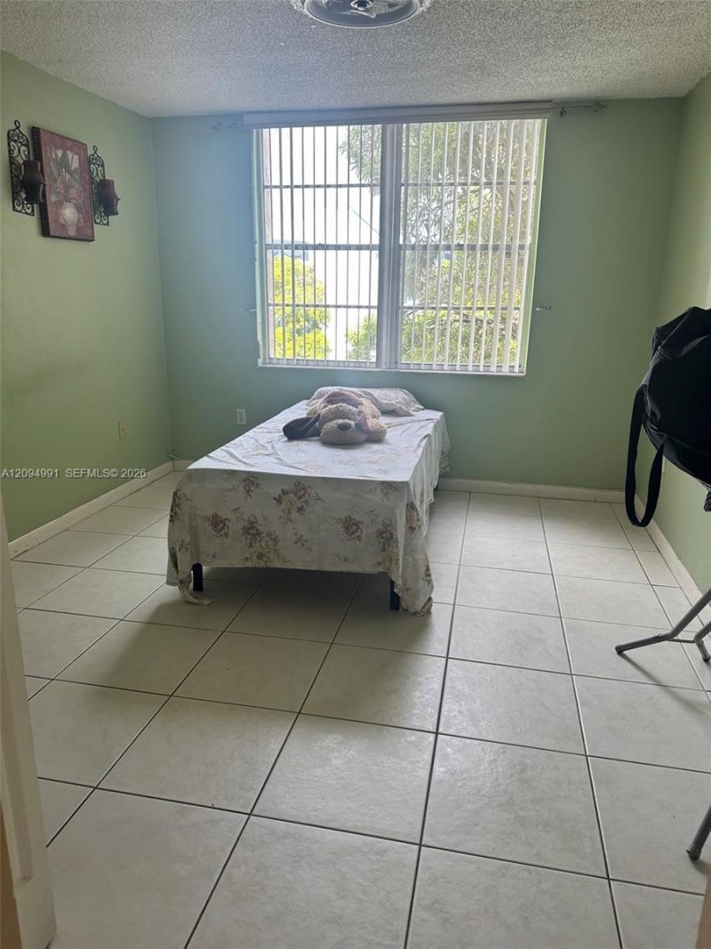 9360 Fontainebleau Blvd, Unit 410, Miami, FL 33172 Photo