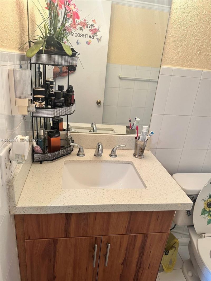 9360 Fontainebleau Blvd, Unit 410, Miami, FL 33172 Photo