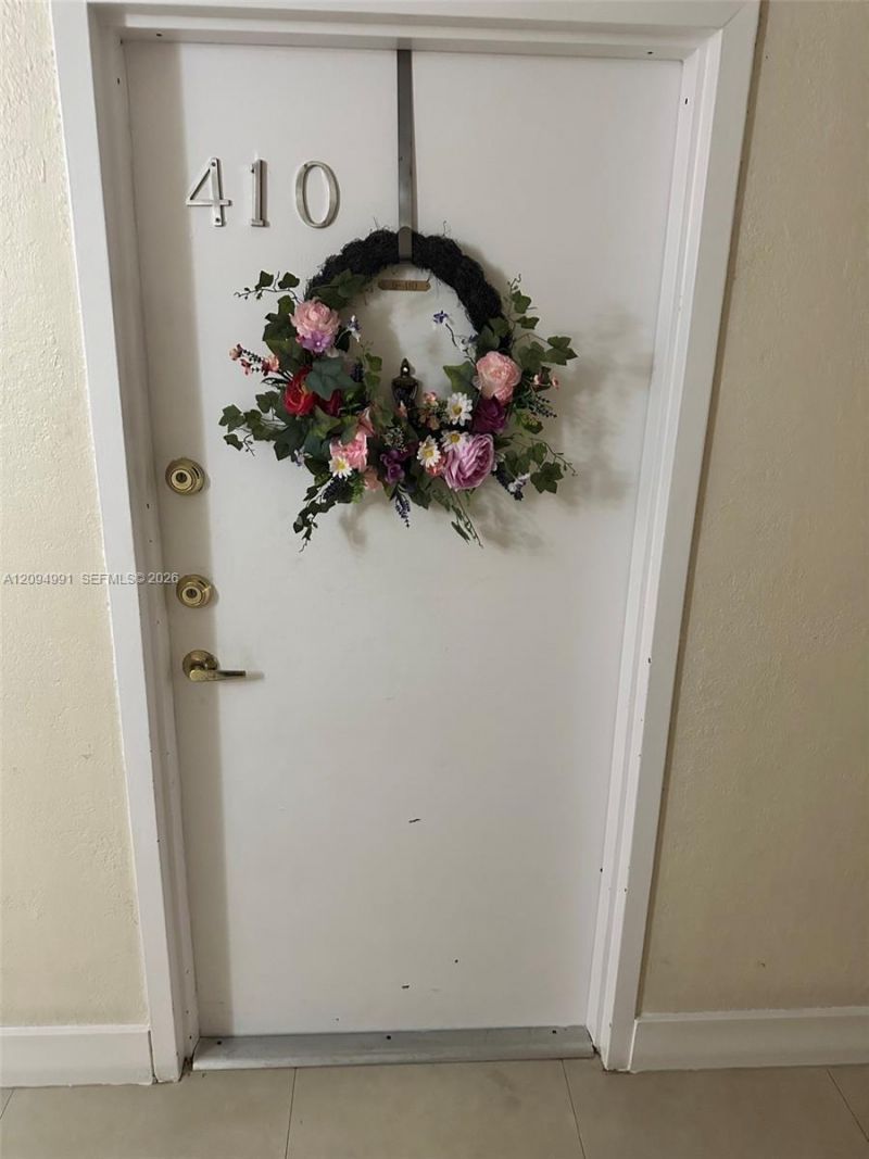 9360 Fontainebleau Blvd, Unit 410, Miami, FL 33172 Photo