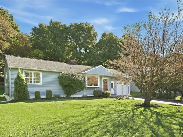 106 Mansfield Drive , Camillus, NY 13031