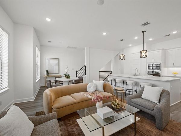 1047 Manacor Lane, Dallas, TX 75212