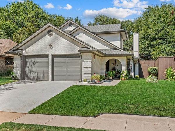 8809 Tyne Trail , Fort Worth, TX 76118