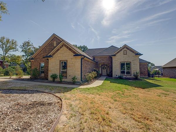 101 Lighthouse Lane, Mabank, TX 75143