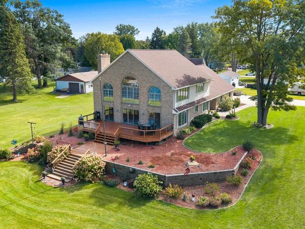 3350 LAKEVIEW DRIVE, Suamico, WI 54173