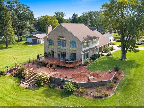 3350 LAKEVIEW DRIVE, Suamico, WI 54173