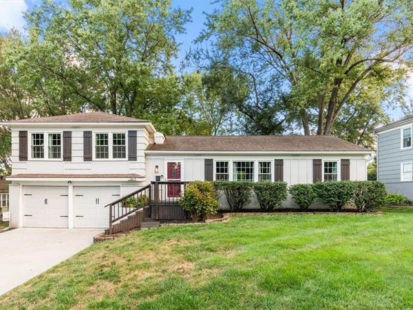 5817 W 101st Place, Overland Park, KS 66207