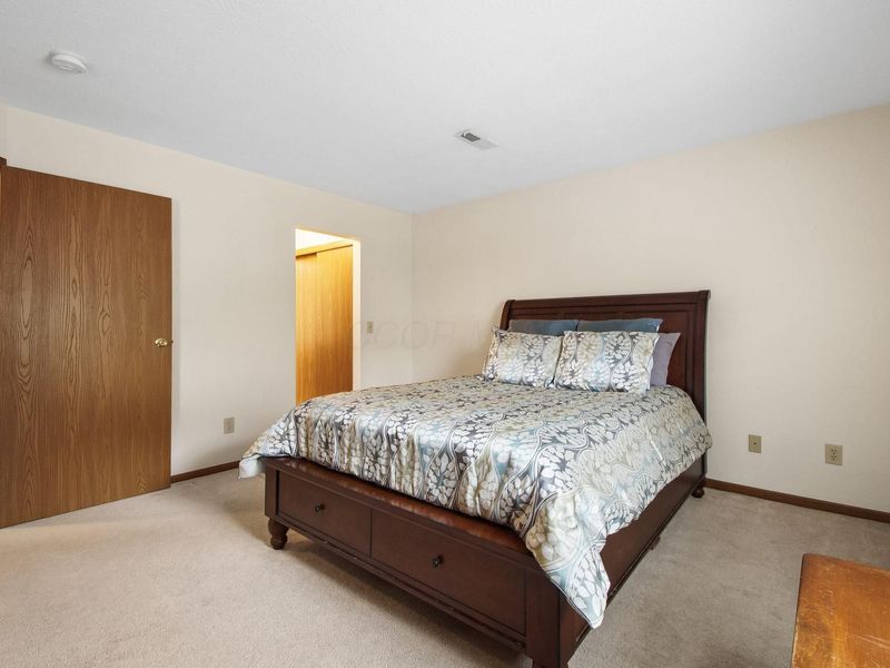7831 Farmsbury Drive, Reynoldsburg, OH 43068 Photo 18