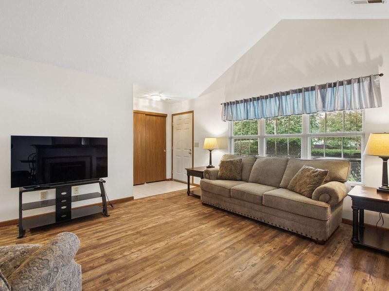 7831 Farmsbury Drive, Reynoldsburg, OH 43068 Photo 6