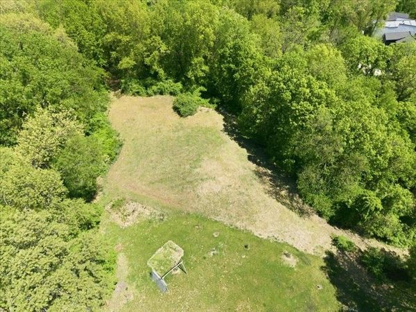 3930 West Overlook Road , Iowa City, IA 52240