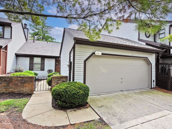 201 Centerbury Court, Cincinnati, OH 45246