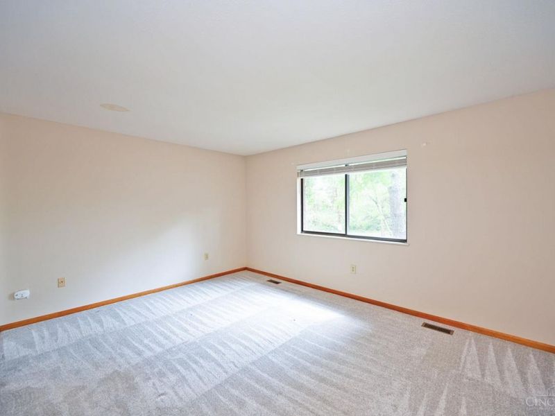 201 Centerbury Court, Cincinnati, OH 45246 Photo 14