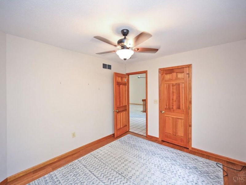 201 Centerbury Court, Cincinnati, OH 45246 Photo 20