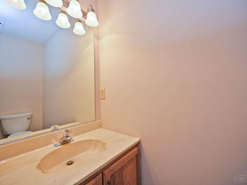 201 Centerbury Court, Cincinnati, OH 45246 Photo 21