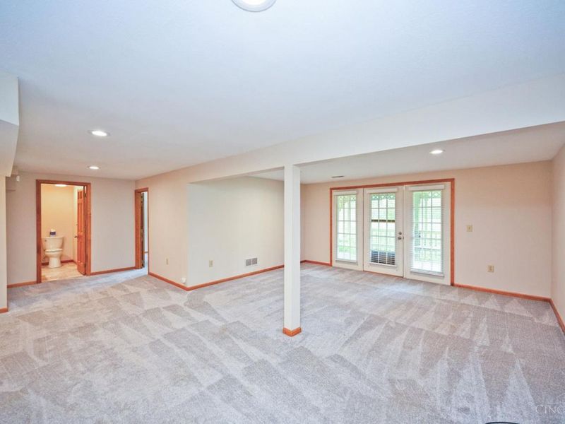201 Centerbury Court, Cincinnati, OH 45246 Photo 23