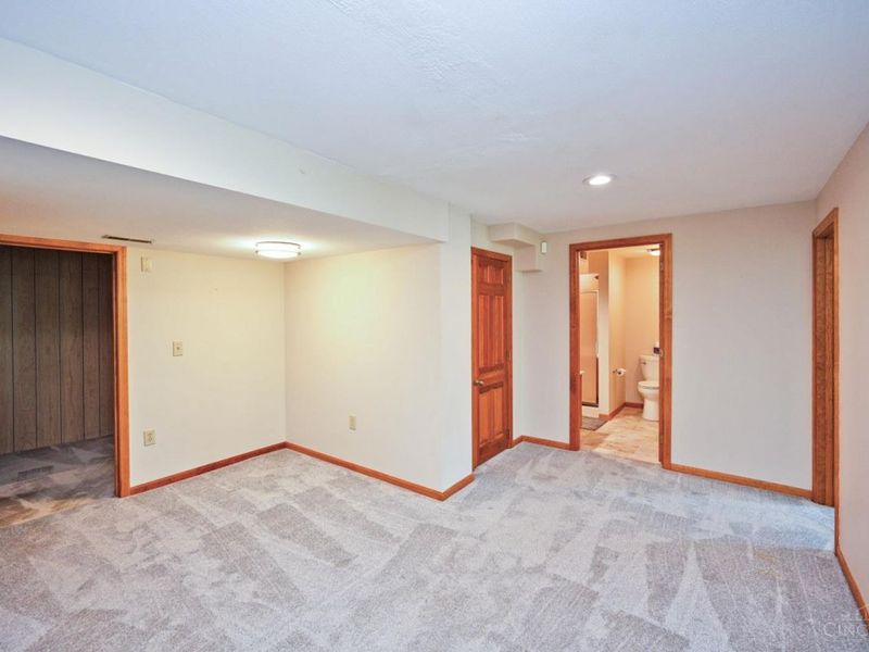 201 Centerbury Court, Cincinnati, OH 45246 Photo 24