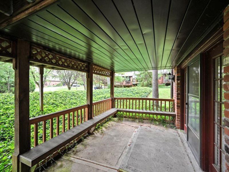 201 Centerbury Court, Cincinnati, OH 45246 Photo 29