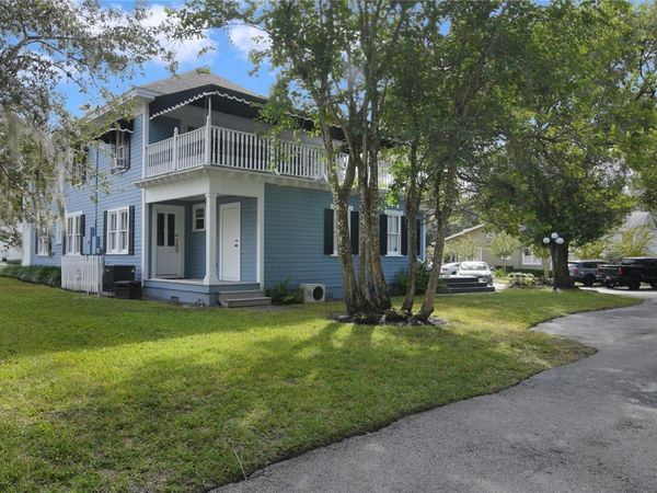 851 N DONNELLY STREET , MOUNT DORA, FL 32757