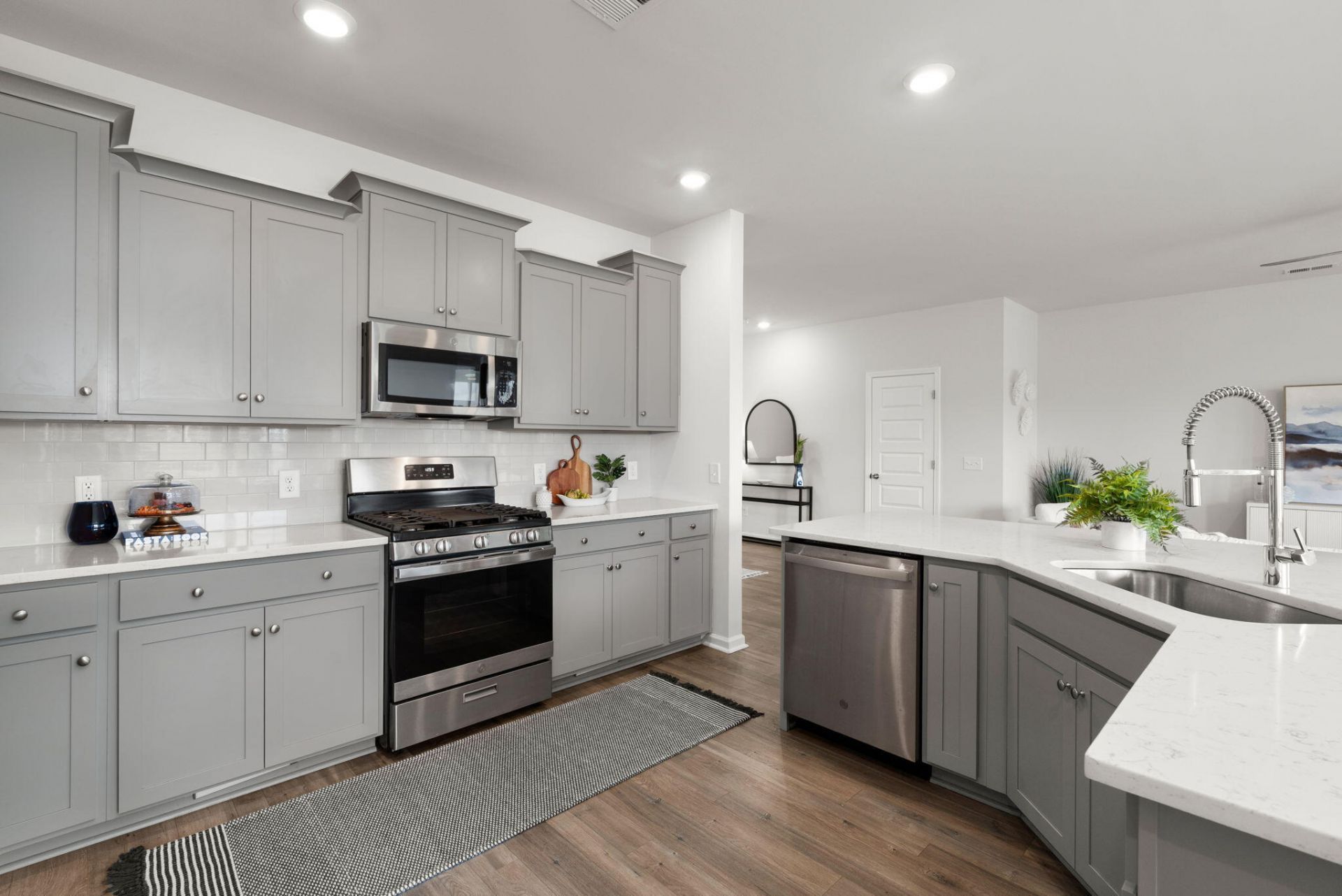 304 Firewheel Court Photo 5