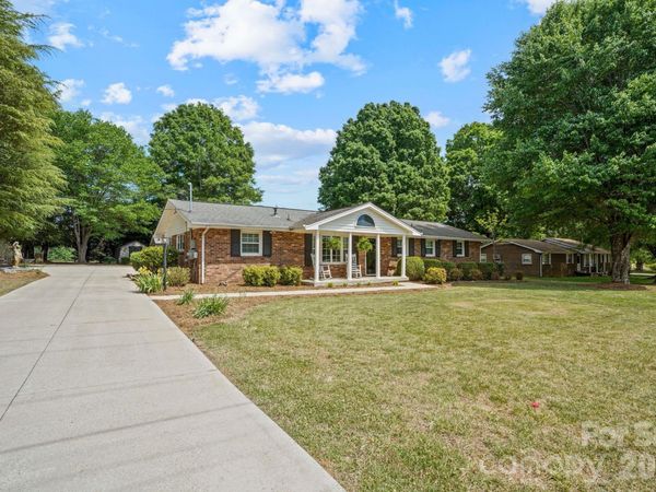 3328 Sulphur Springs Road NE, Hickory, NC 28601