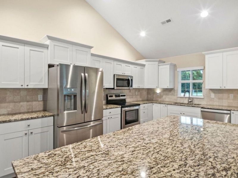 631 Woods Edge Lane , Newark, OH 43055 Photo 11